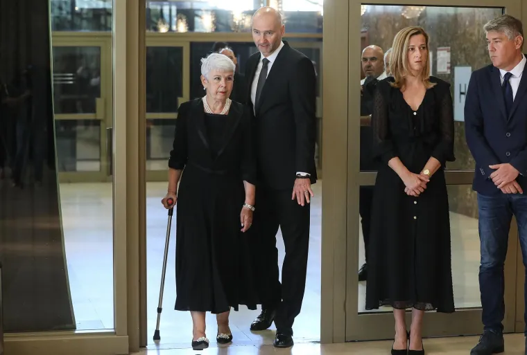 Političari se u suzama opraštaju od Freda Matića. Pogledajte tko je sve došao na komemoraciju