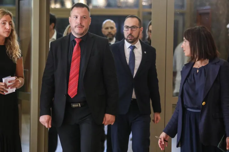 Političari se u suzama opraštaju od Freda Matića. Pogledajte tko je sve došao na komemoraciju