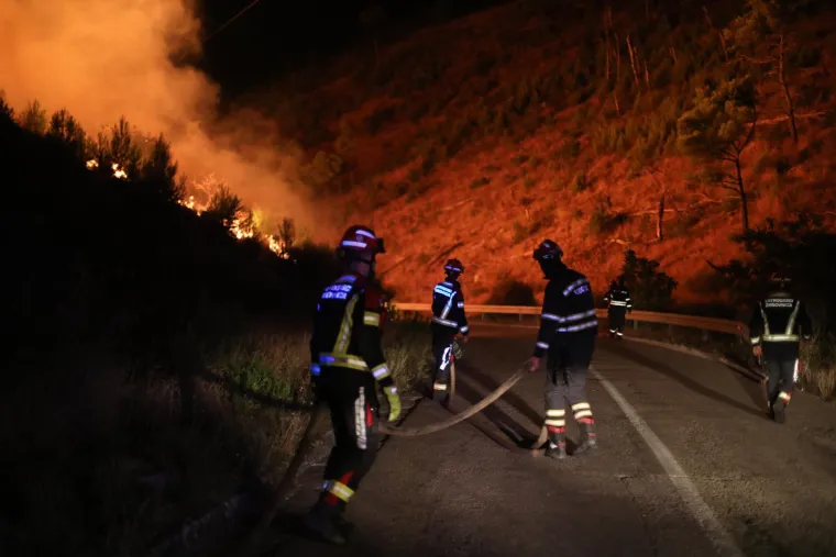 Tri vatrogasca ozlijeđena u zastra&scaron;ujućem požaru u Žrnovnici: Ovako jutro poslije izgleda požari&scaron;te