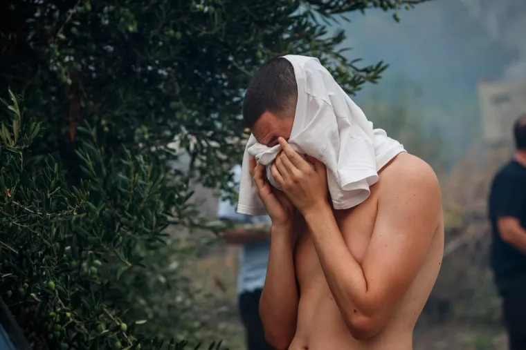 Tri vatrogasca ozlijeđena u zastra&scaron;ujućem požaru u Žrnovnici: Ovako jutro poslije izgleda požari&scaron;te