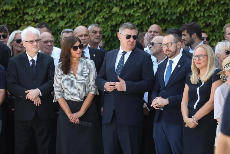 Stotine se oprostile od Predraga Freda Matića, među njima Milanović, stranački kolege, ministar Medved