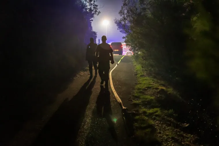 Opet gori između Sitnog Gornjeg i Donjeg, buktinja na 15 metara od kuća