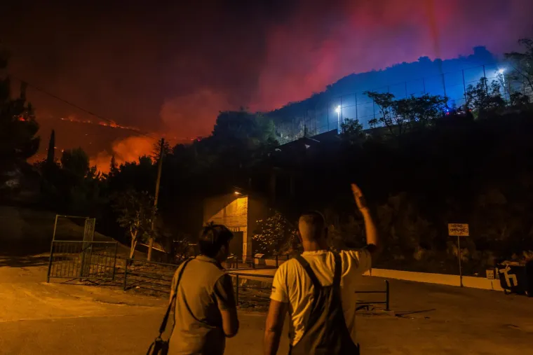 Opet gori između Sitnog Gornjeg i Donjeg, buktinja na 15 metara od kuća