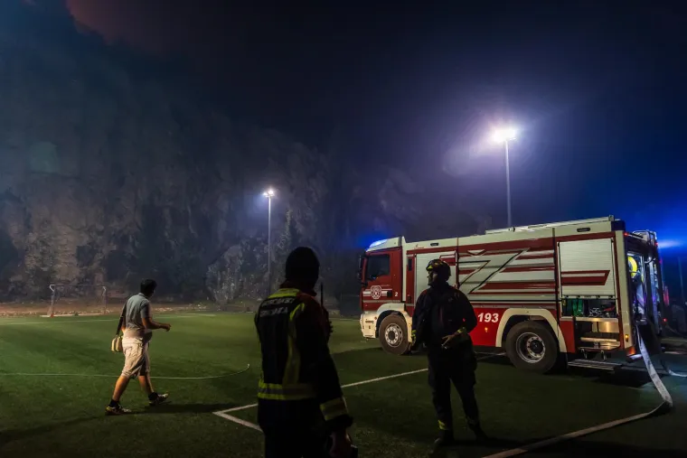 Opet gori između Sitnog Gornjeg i Donjeg, buktinja na 15 metara od kuća