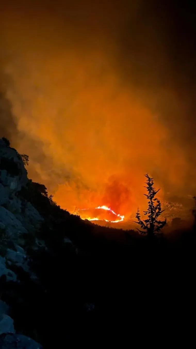 Opet gori između Sitnog Gornjeg i Donjeg, buktinja na 15 metara od kuća