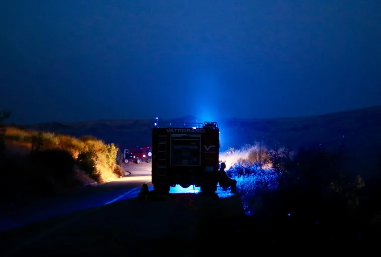 Jutro nakon buktinje: Premoreni heroji obranili kuće pa zaspali na cesti