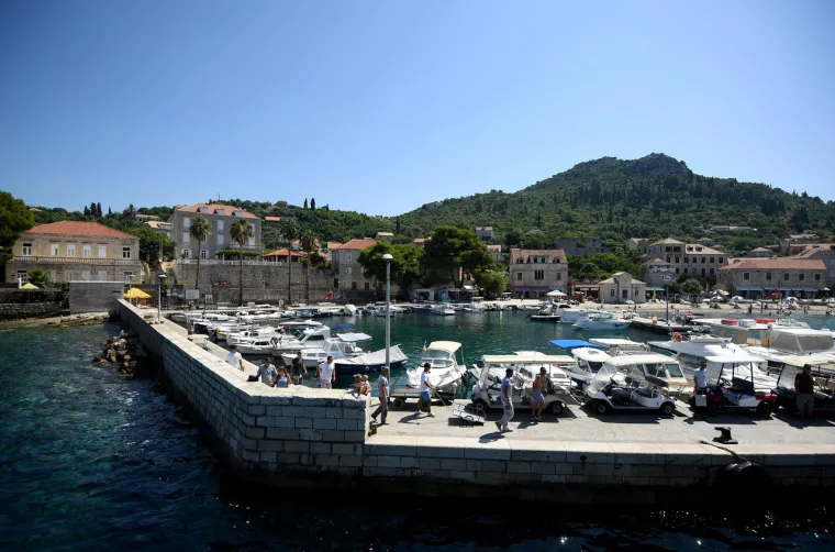 Lopud je osvojio i Beckhamove koji često posjećuju ovaj hrvatski otok na odmoru. To je još jedan nevjerojatni europski otok koji je izvrstan za jeftin odmor.