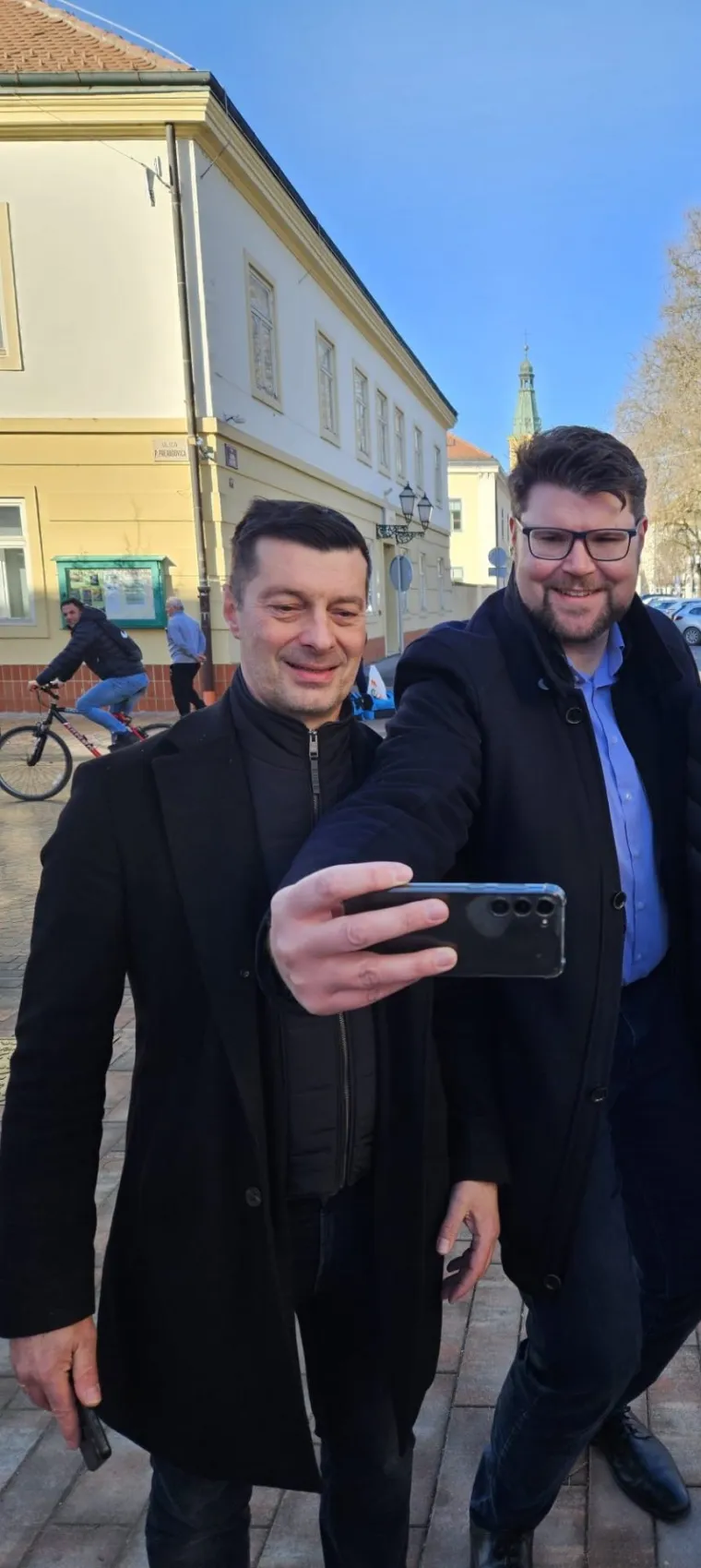 Jedan od svježijih primjera je predsjednik bjelovarskog SDP-a Dejan Plentaj koji je u svibnju s više od jednog promila alkohola u krvi sjeo za volan. Plentaj je to nazvao &quot;velikog pogreškom&quot; zbog koje se javno ispričao. &quot;Kao političar, ali prije svega kao građanin, moram biti primjer odgovornog ponašanja što u ovom slučaju nisam bio. Nema izgovora za takvo ponašanje i za to se iskreno kajem. Preuzimam svu odgovornost za svoje postupke i snosit ću sve posljedice sukladno zakonu. Ljudi na greškama uče i siguran sam da mi se tako nešto više nikada neće ponoviti&quot;, kazao je. 