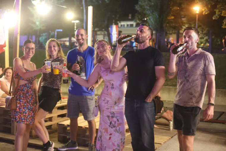 Hrana, pivo, glazba: Otvoreni su 37. Dani piva u Karlovcu: Evo kakva je atmosfera bila