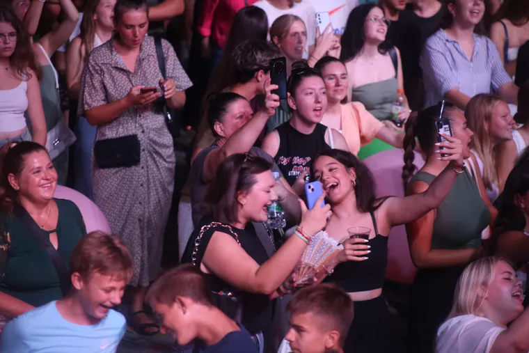 Hrana, pivo, glazba: Otvoreni su 37. Dani piva u Karlovcu: Evo kakva je atmosfera bila