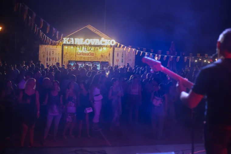 Hrana, pivo, glazba: Otvoreni su 37. Dani piva u Karlovcu: Evo kakva je atmosfera bila