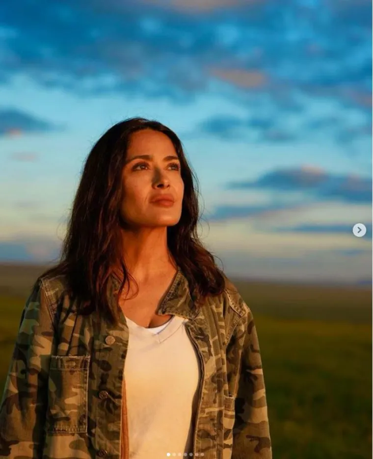 "Moja me baka od malih nogu učila kako njegovati kožu. Primjerice, ulje voća zvanog mamey stavljali smo na trepavice i kosu da nam brže rastu", ispričala je Salma.