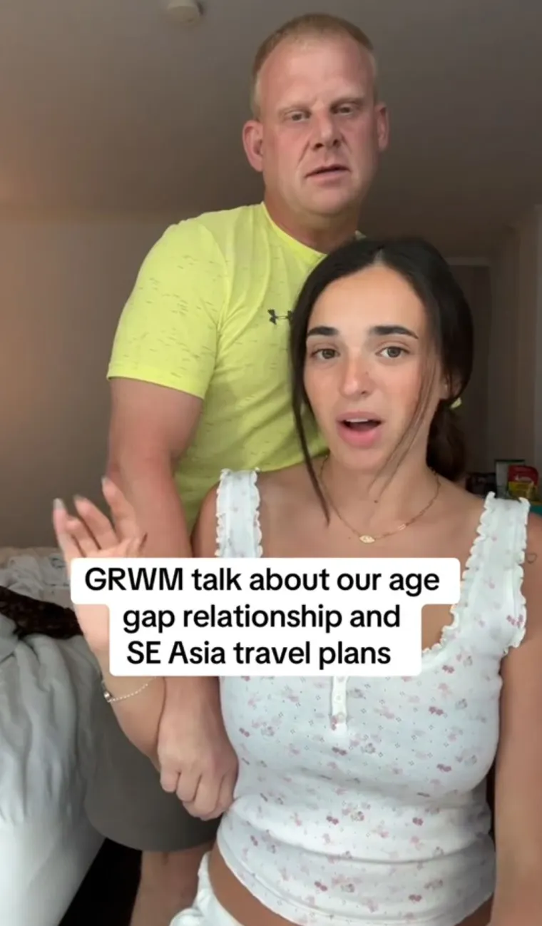 Ellie i njen dečko Mark