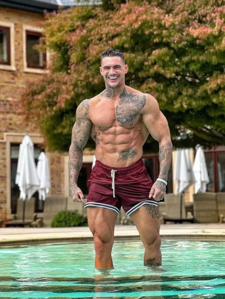 Priznao je i upotrebu steroida, smatrajući to nužnim za vrhunska bodybuilding natjecanja.