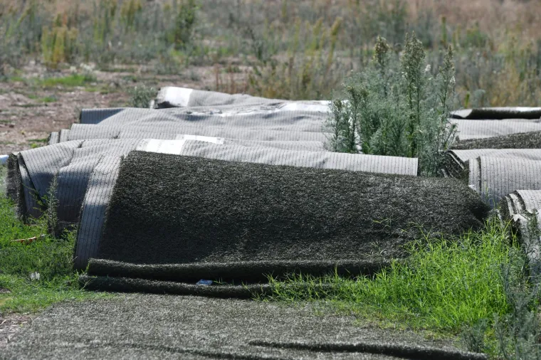 Stadion u Hrvatskoj na kojem je u veljači zasađena nova trava danas je u očajnom stanju