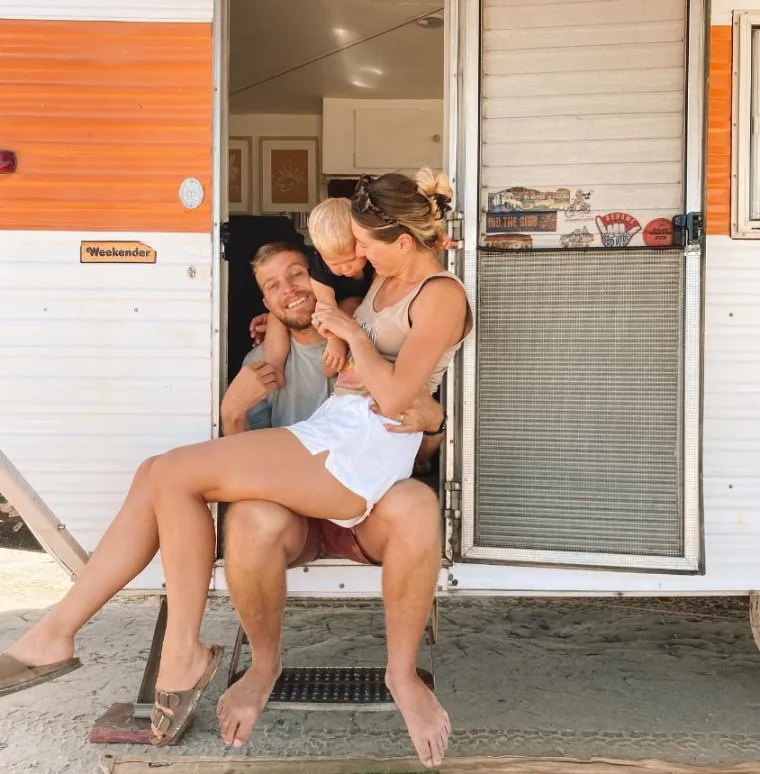 Ovaj par u&scaron;tedio je 9000 eura na smje&scaron;taju, a pogledajte kako to izgleda iznutra