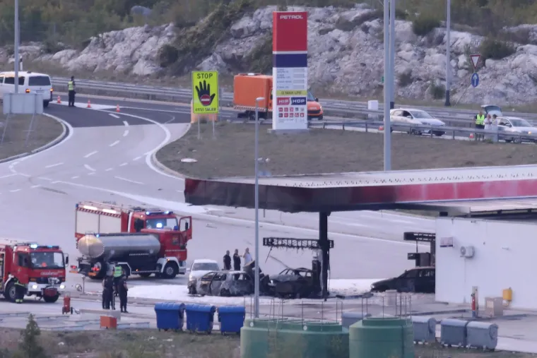Pogledajte stravične scene na benzinskoj postaji. Ozlijeđeni se bore za život