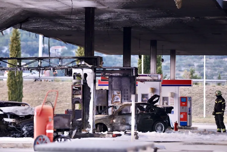 Pogledajte stravične scene na benzinskoj postaji. Ozlijeđeni se bore za život