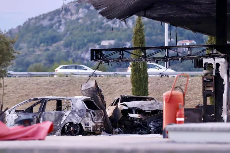 Pogledajte stravične scene na benzinskoj postaji. Ozlijeđeni se bore za život