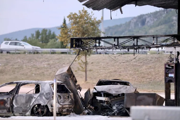 Pogledajte stravične scene na benzinskoj postaji. Ozlijeđeni se bore za život