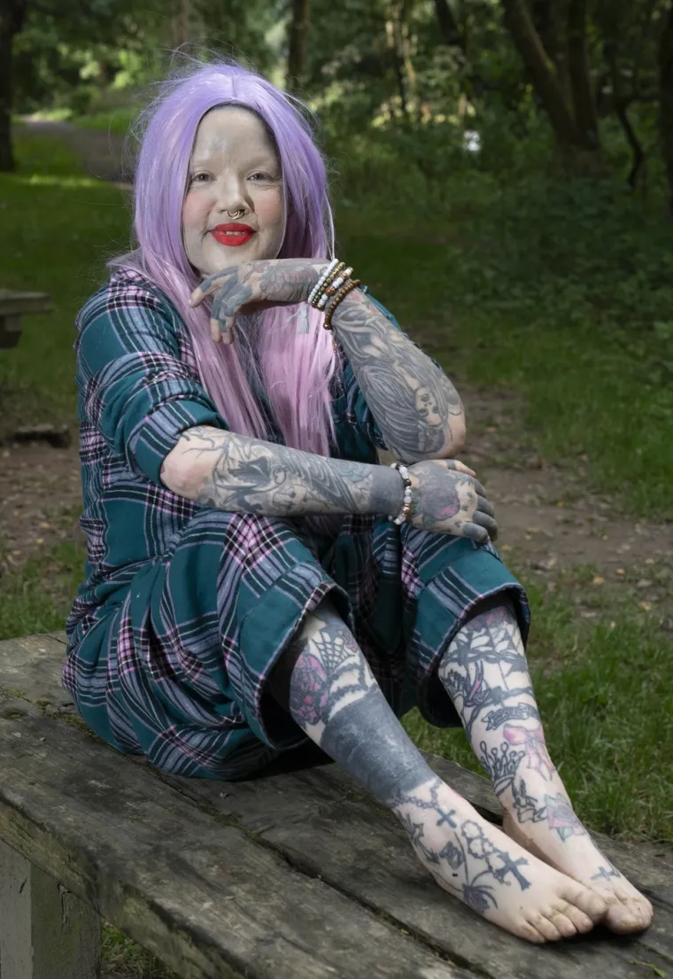 Zabranili joj kupnju &scaron;kolskog pribora za djecu zbog 800 tetovaža koje ima na tijelu