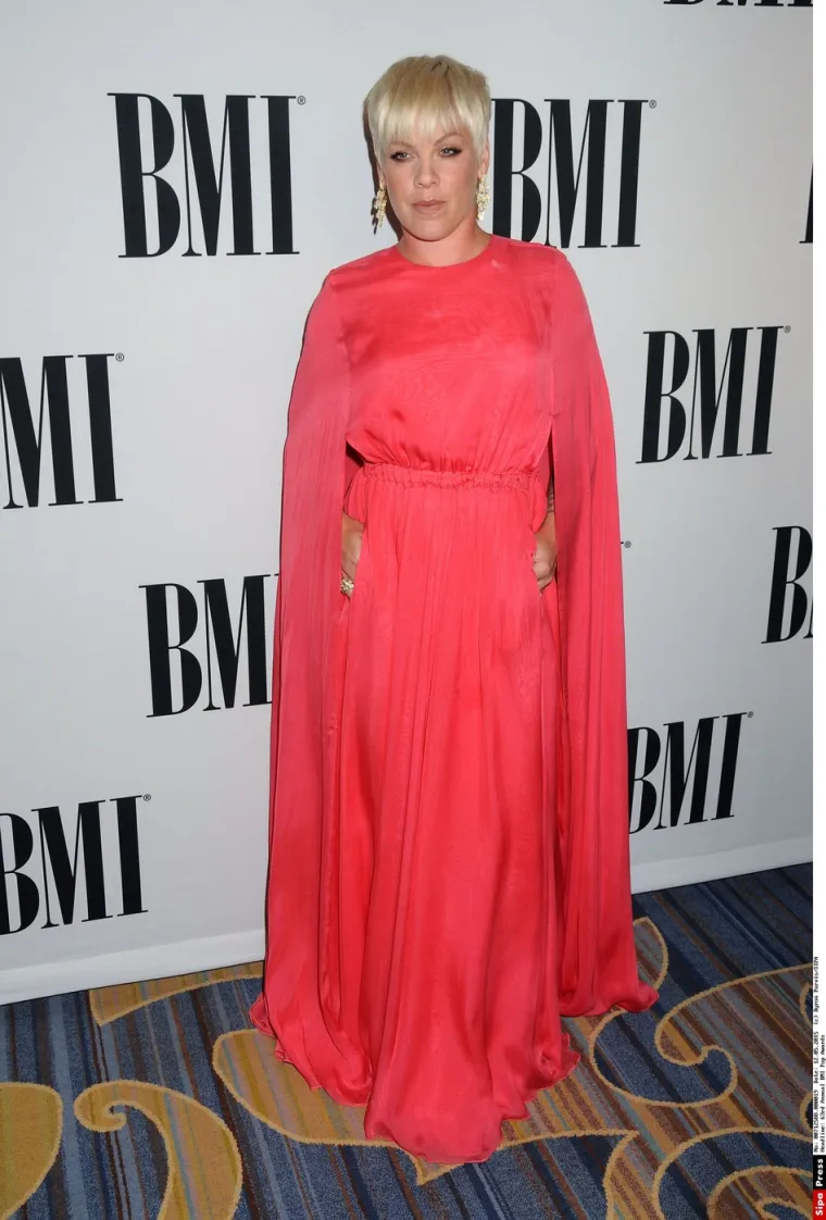 Pjevačica P!nk poznata je po svojim kratkim frizurama. Koja joj najbolje stoji?