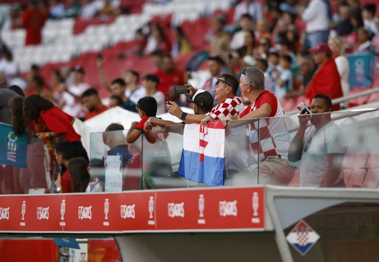 Podr&scaron;ka navijača nije izostala ni u Portugalu: Hrvatske boje ponosno su sjale i na Luzu
