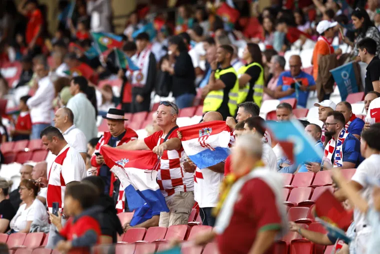 Podr&scaron;ka navijača nije izostala ni u Portugalu: Hrvatske boje ponosno su sjale i na Luzu