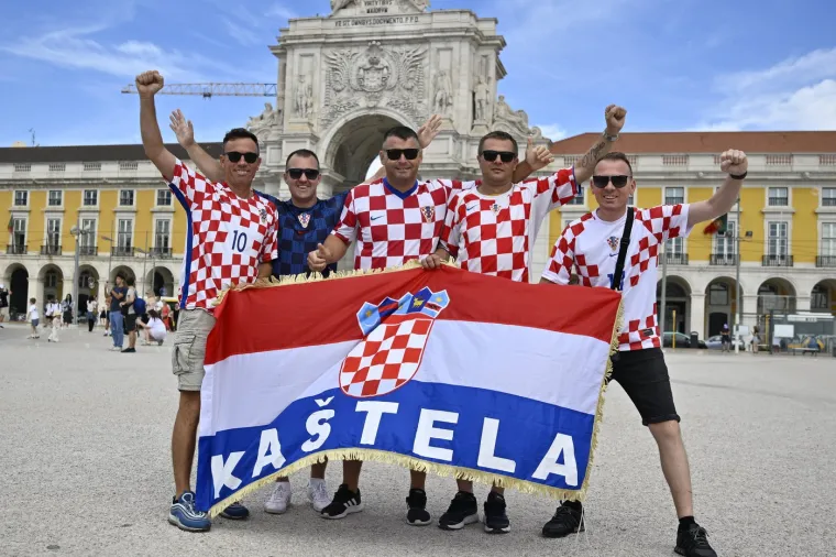 Podr&scaron;ka navijača nije izostala ni u Portugalu: Hrvatske boje ponosno su sjale i na Luzu