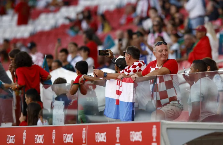 Podr&scaron;ka navijača nije izostala ni u Portugalu: Hrvatske boje ponosno su sjale i na Luzu