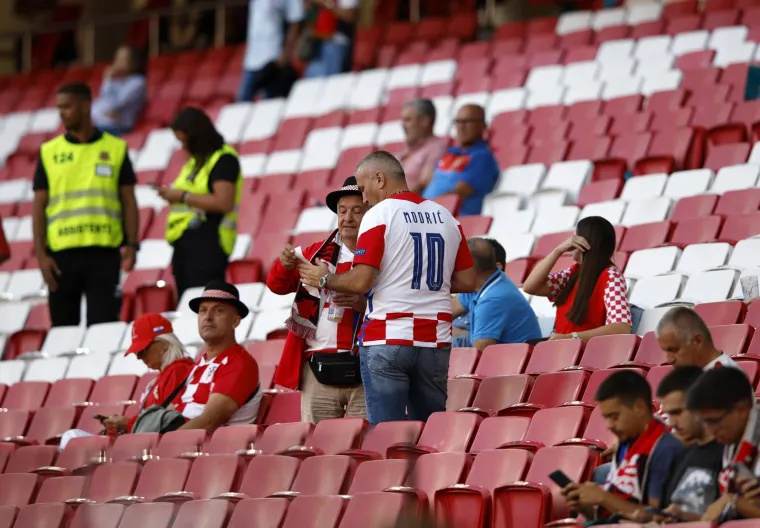 Podr&scaron;ka navijača nije izostala ni u Portugalu: Hrvatske boje ponosno su sjale i na Luzu