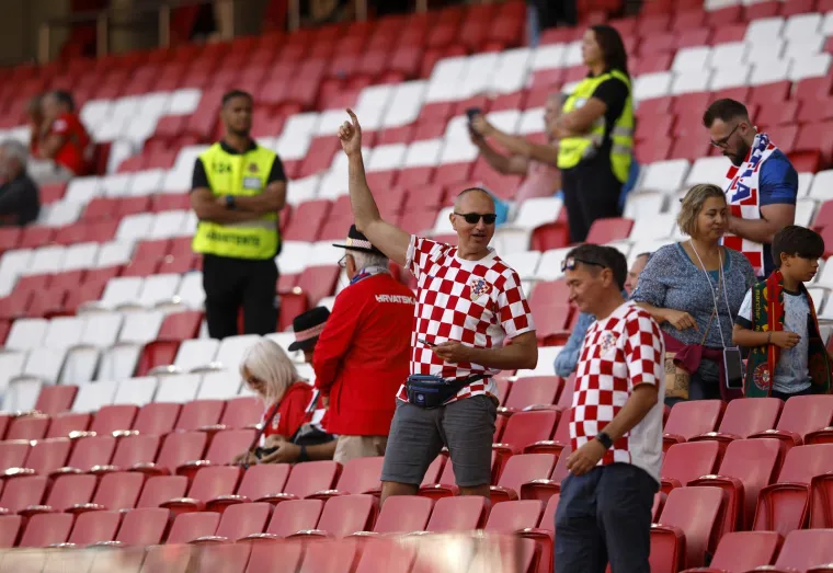 Podr&scaron;ka navijača nije izostala ni u Portugalu: Hrvatske boje ponosno su sjale i na Luzu
