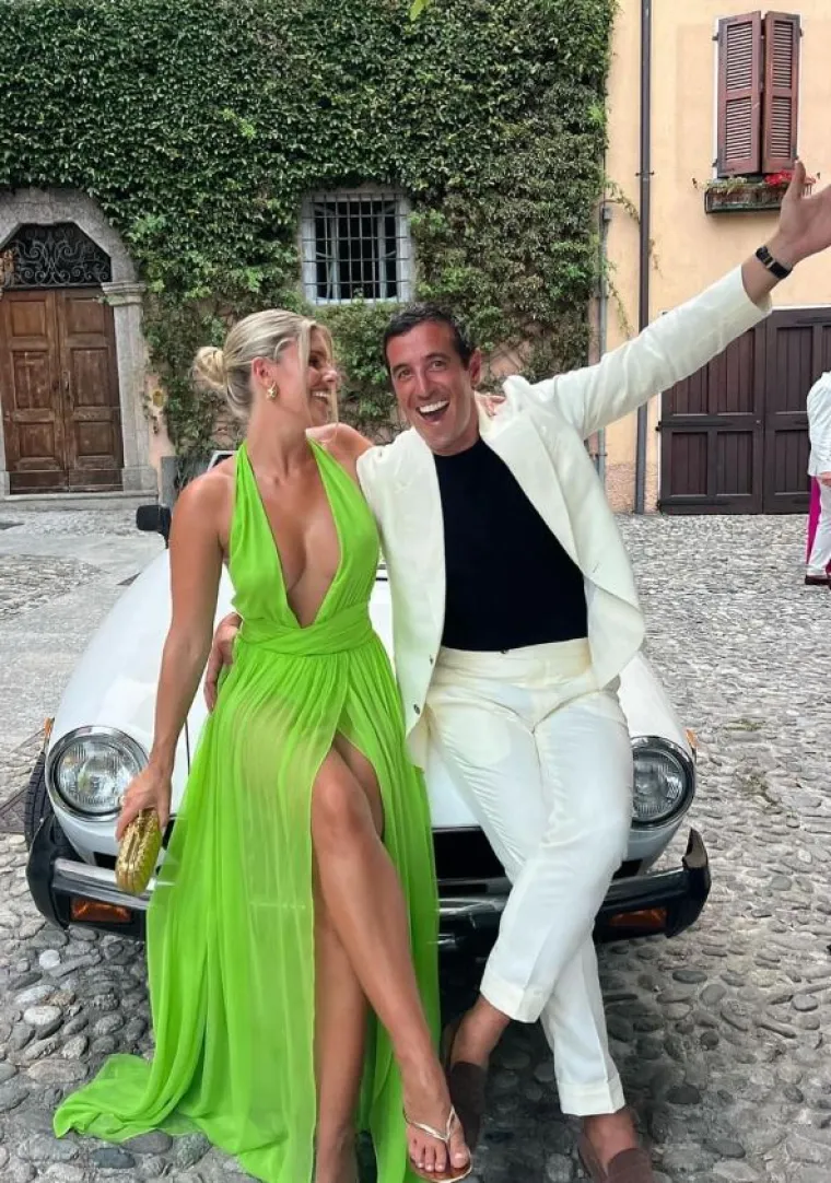 Natasha Oakley sada vodi tim od 40 ljudi i uključena je u svaki aspekt brenda. Od marketinga i PR-a do financija i dizajna, Natasha ima jasnu viziju za brend i tek sada, nakon deset godina, osjeća se spremnom usredotočiti se na &scaron;irenje.