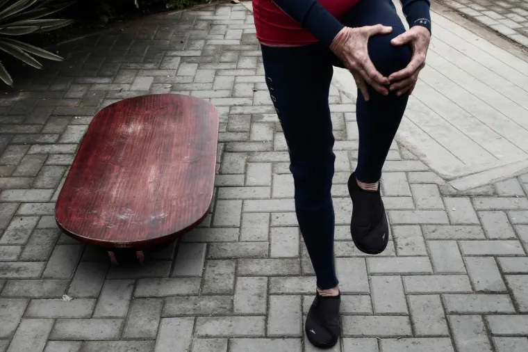 Dokaz da su godine samo broj: Nora ima 67 i oduševljava surferskim vještinama