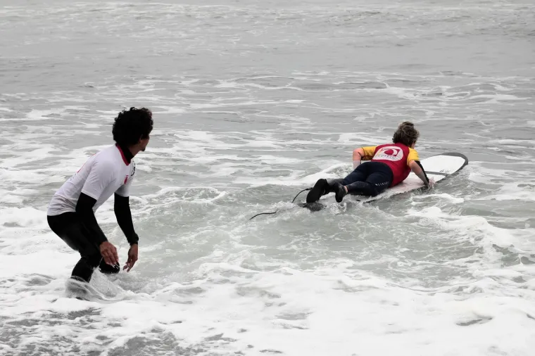 Dokaz da su godine samo broj: Nora ima 67 i odu&scaron;evljava surferskim vje&scaron;tinama