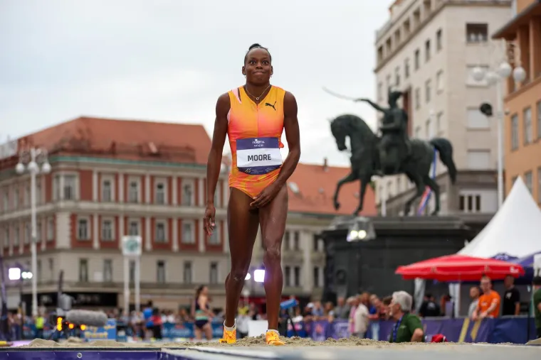 Spektakl u Zagrebu! Skokovi u dalj na Trgu bana Jelačića: Pobjednik se bacio u Mandu&scaron;evac