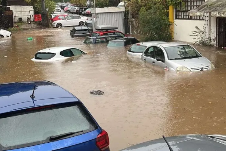 Pogledajte kako izgleda kad se umjesto u moru kupate na ulicama Dubrovnika