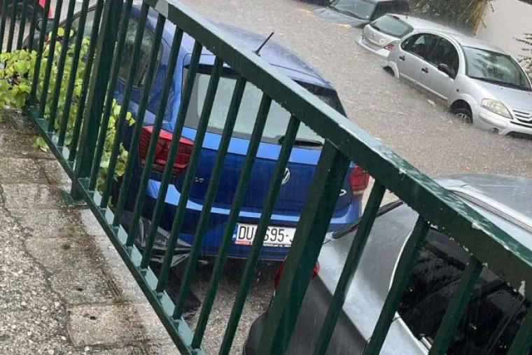 Pogledajte kako izgleda kad se umjesto u moru kupate na ulicama Dubrovnika