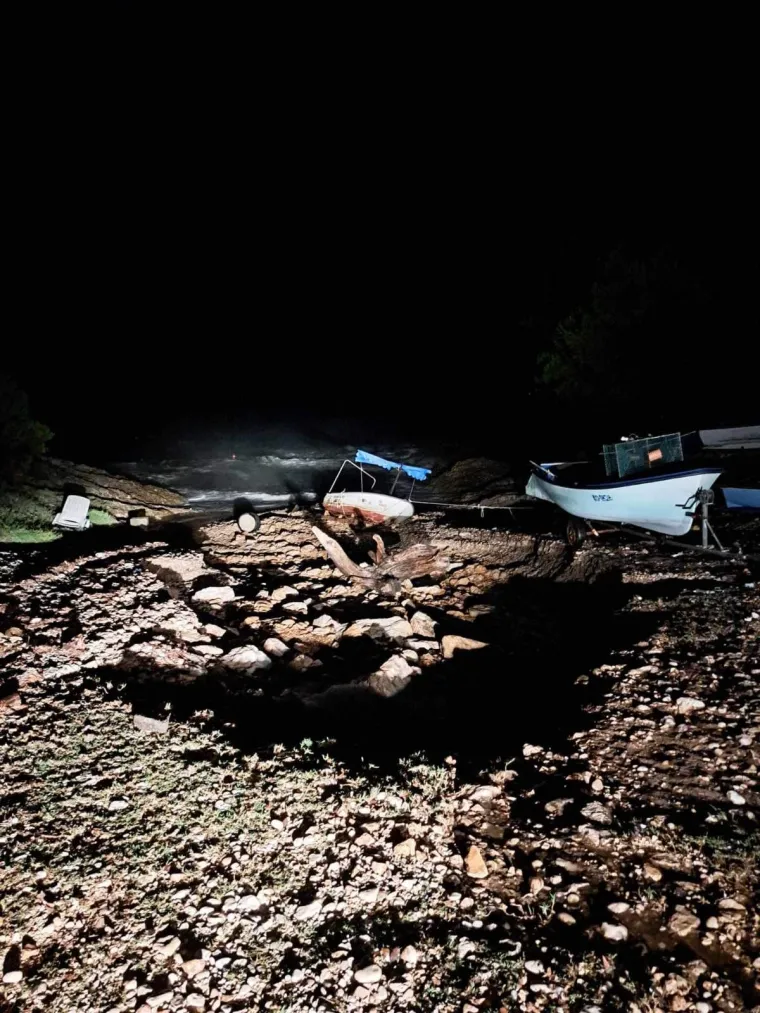 Potop ostavio nestvarne prizore: Jedna od najljepših plaža u Hrvatskoj poprimila boju mulja