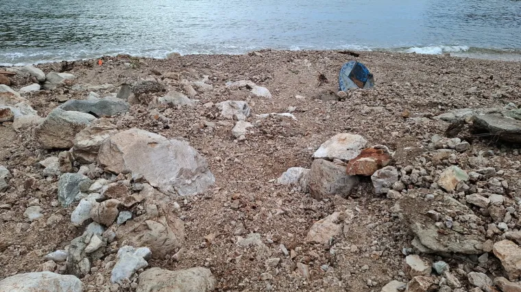 Potop ostavio nestvarne prizore: Jedna od najljepših plaža u Hrvatskoj poprimila boju mulja