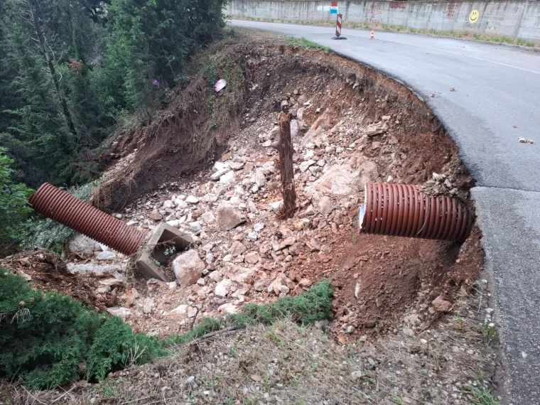 Potop ostavio nestvarne prizore: Jedna od najljep&scaron;ih plaža u Hrvatskoj poprimila boju mulja