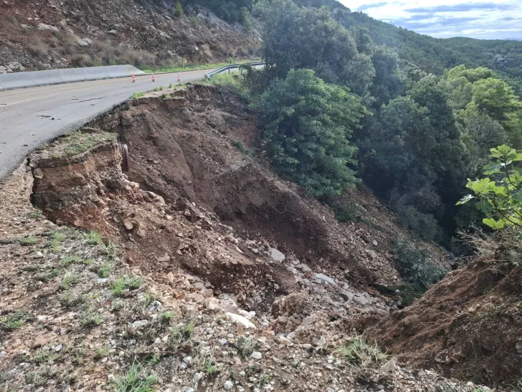 Potop ostavio nestvarne prizore: Jedna od najljep&scaron;ih plaža u Hrvatskoj poprimila boju mulja