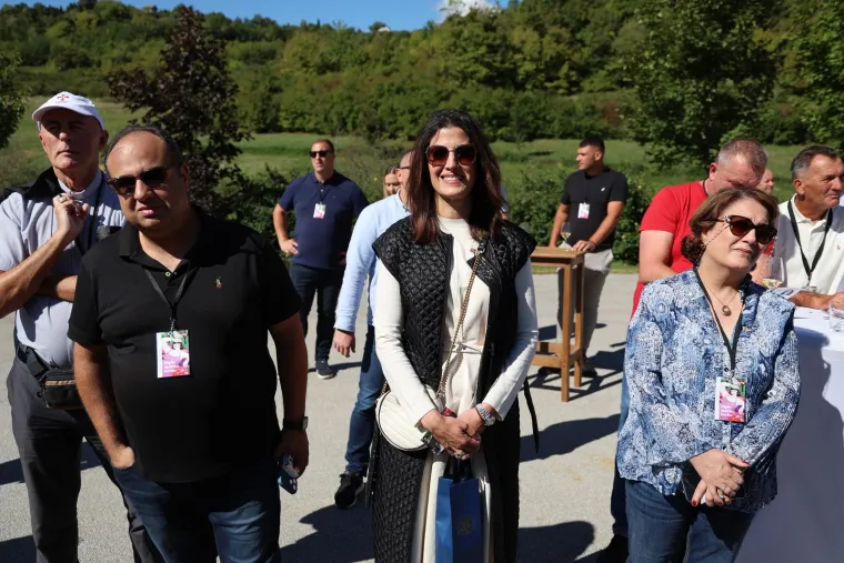 Milanović s flasterom, SDP-ov gradonačelnik: 'Neki piju od radosti, neki od tuge, a mi od jutra!'