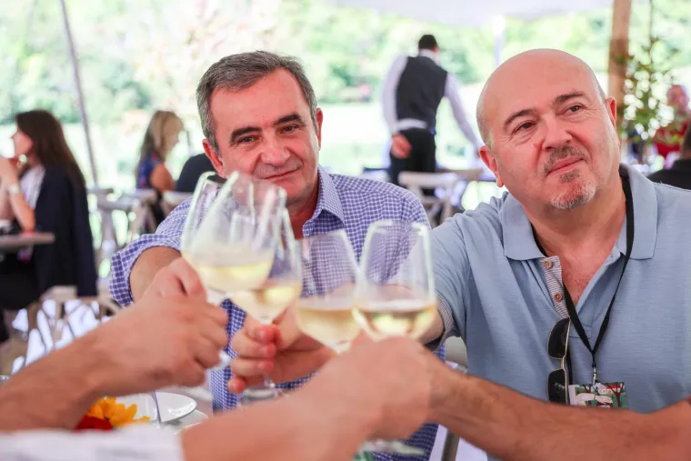 Milanović s flasterom, SDP-ov gradonačelnik: 'Neki piju od radosti, neki od tuge, a mi od jutra!'