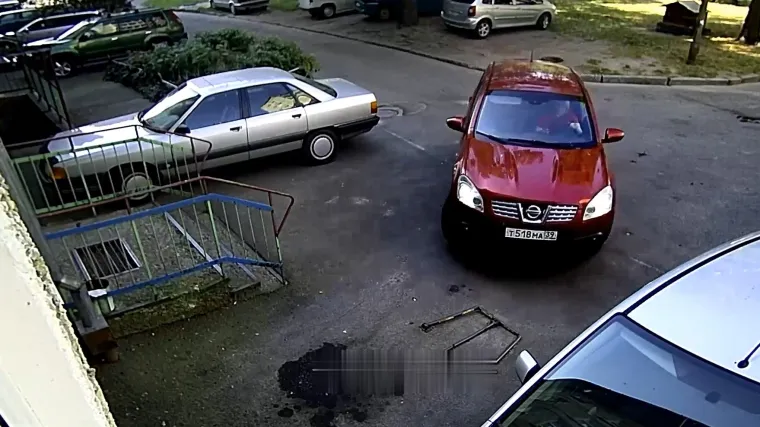 A samo dan ranije je dobila vozačku dozvolu: Nissan je učas pretvorila u nisam