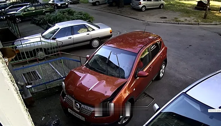 A samo dan ranije je dobila vozačku dozvolu: Nissan je učas pretvorila u nisam