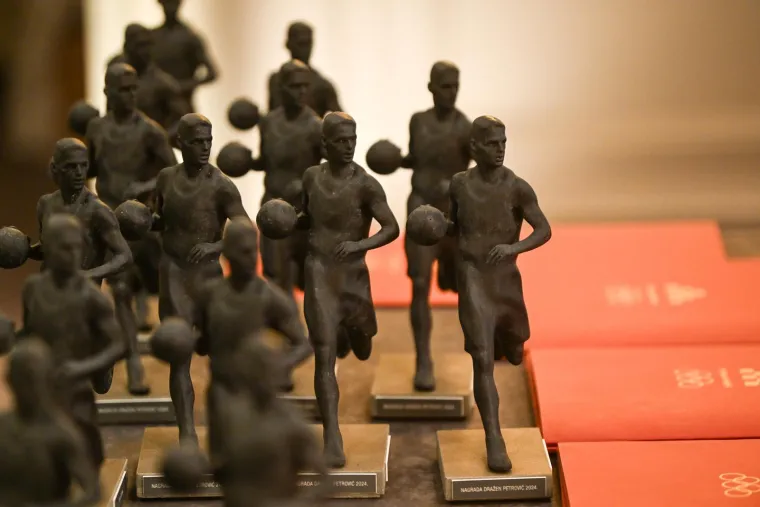 Mladim sportašima i sportašicama po prvi puta dodijeljena statua Dražena Petrovića