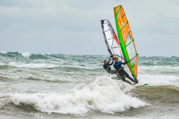 Nevjerojatni prizori: Kiša potopila dijelove Umaga, vjetar izmamio surfere na more