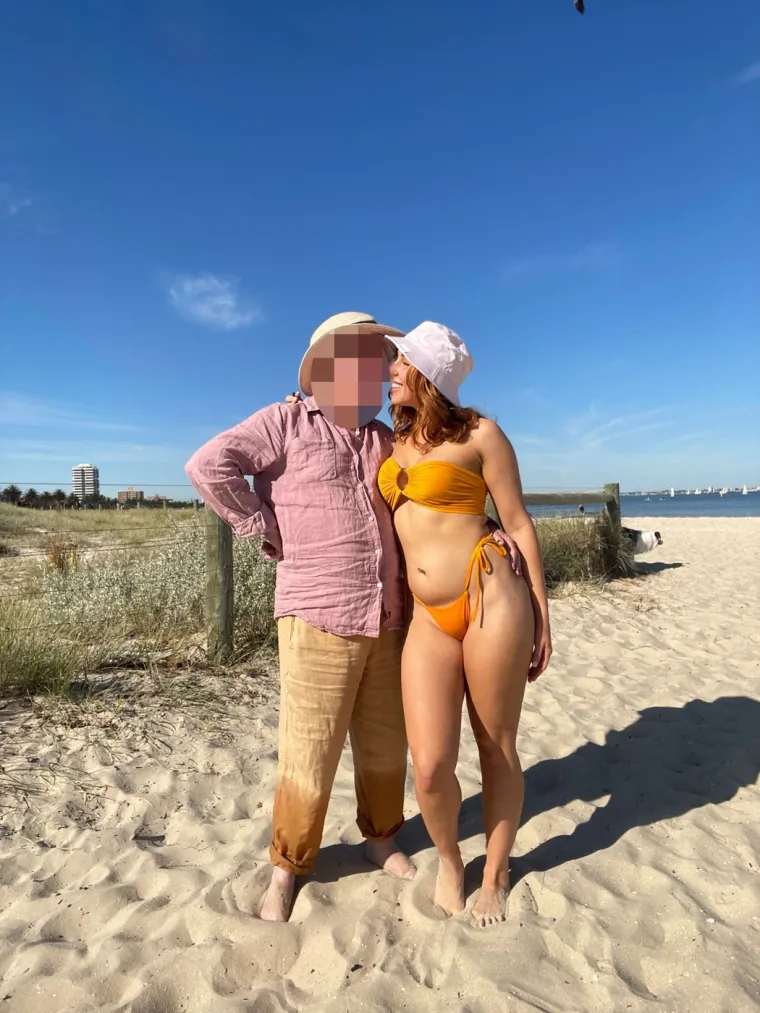 James je Novi plaćao luksuzna putovanja u inozemstvo i ekstravagantne večere.