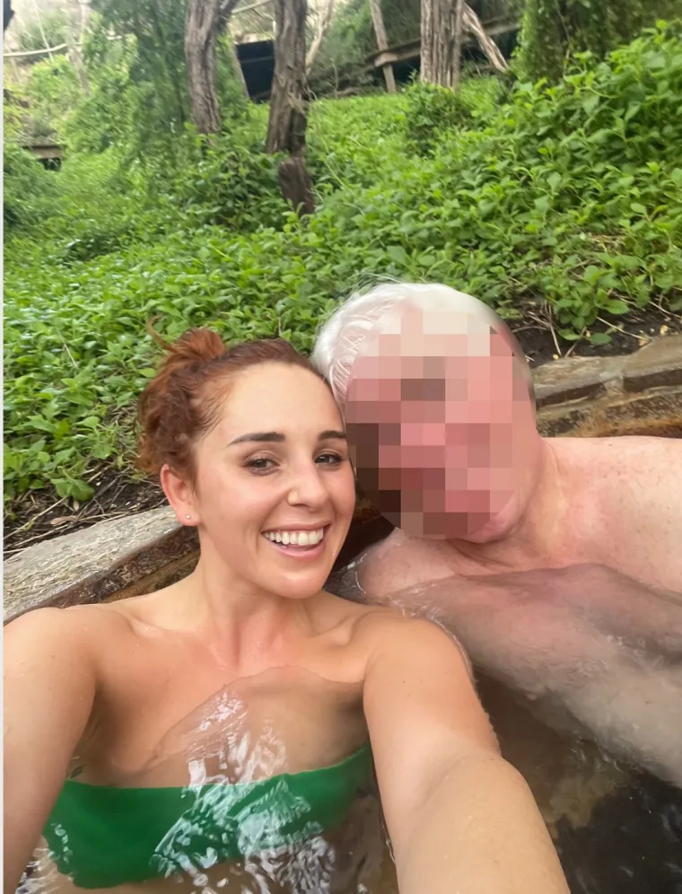 "Sigurna sam da ću, kada dođe vrijeme da na&scaron;a veza dođe do svog finala, biti otvorena za traženje novih veza", otkrila je Nova.